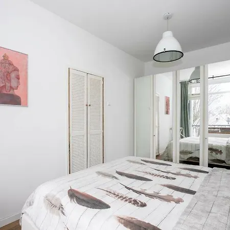 Oversteer Apartment *
